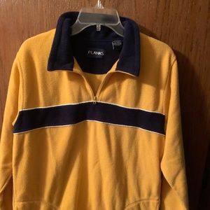 Planks Gold Fleece Top with Black Collar, Size Juniors XL (18)